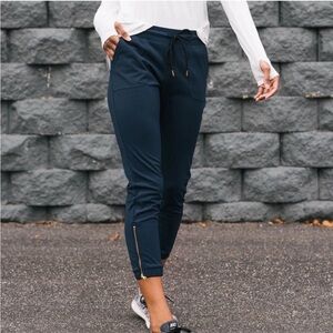 Zyia Everywhere joggers, Navy size Large